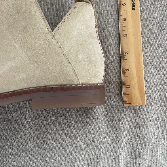 NEW Hush Puppies Mazin Cayto Bootie Taupe Suede Tan Ankle Boot Women’s Size 11 - Picture 7 of 9
